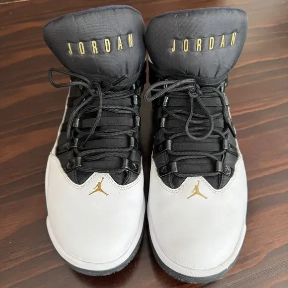 Size 13 - Nike Air Jordan Max Aura White Black Gold AQ9084-107 Men's Shoes - Picture 2 of 11